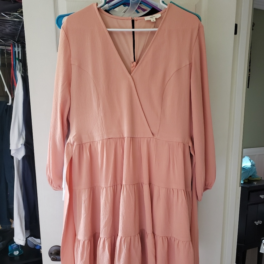 Dress large. Peach never worn.